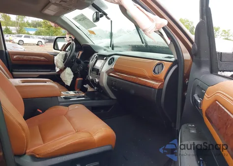 2015 Toyota Tundra Crewmax 1794/Platinum из США, поврежденный, VIN 5TFAY5F12FX444488